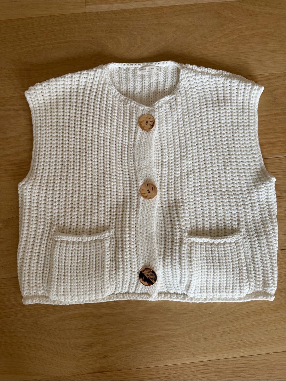 NWOT White Knit Button Vest with Hammered Gold Buttons medium